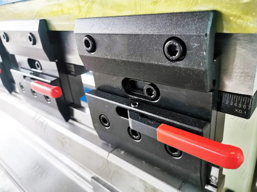 press brake fast clamp