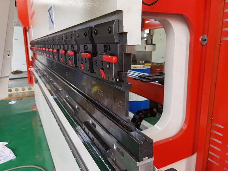 Standard press brake punch and dies